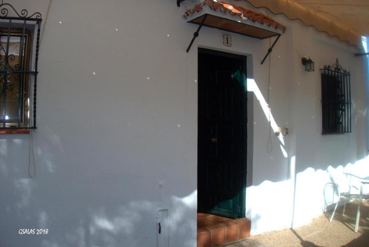 Las Casitas Apartment Higuera De La Sierra  Exterior photo